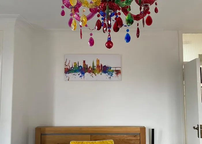 Stylish & Modern Central Studio Apartment Free Parking