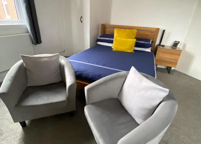 Stylish & Modern Central Studio Apartment Free Parking